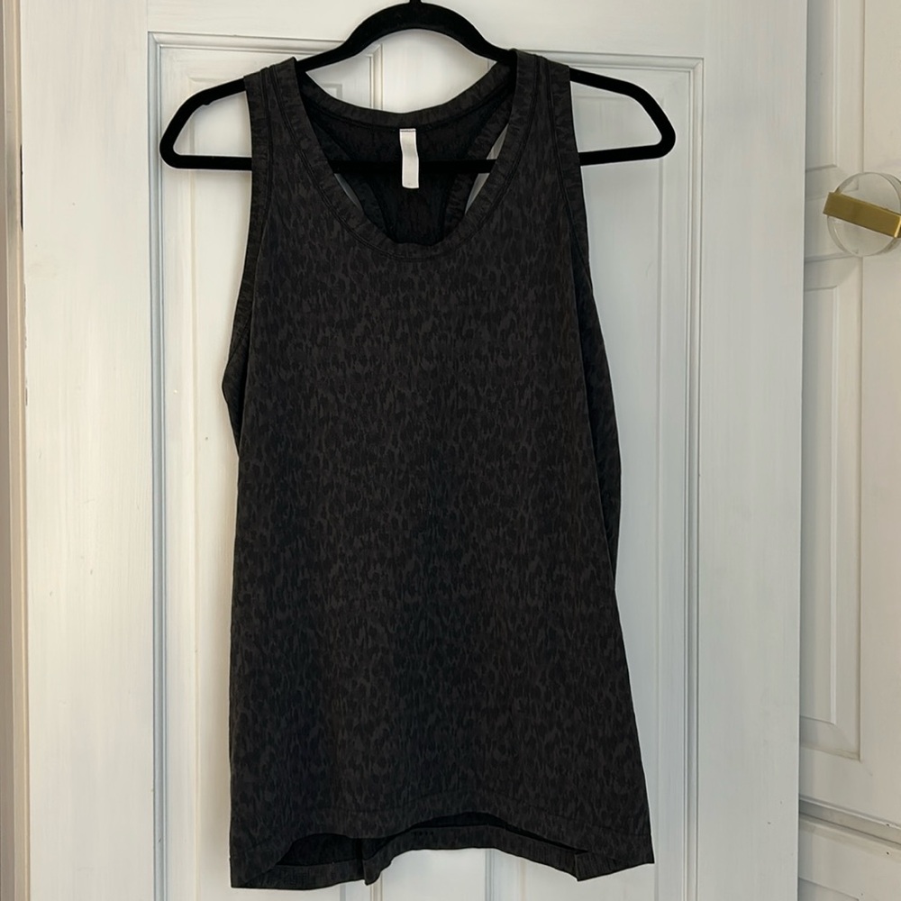 Athleta momentum tank in leopard XL